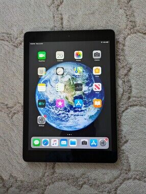 iPad Air 1st gen 32 GB Wi-Fi Only